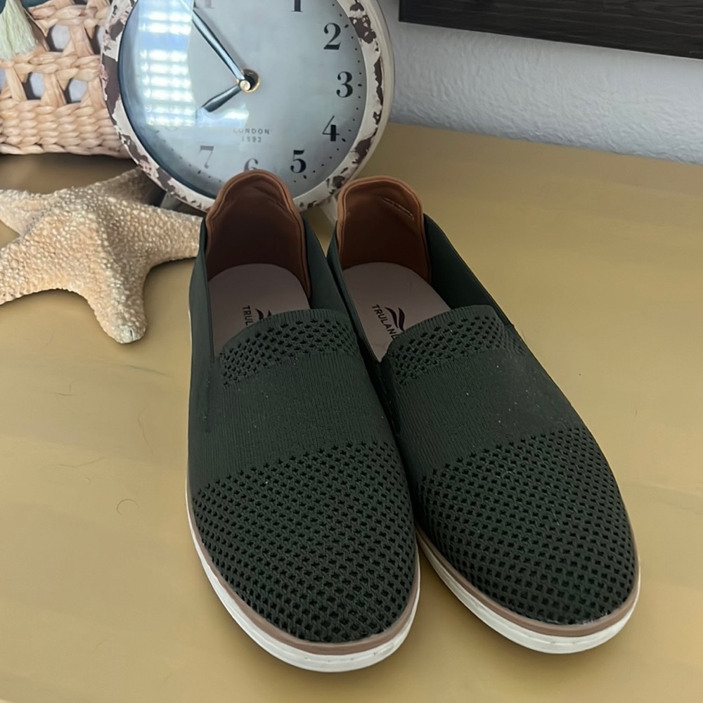 TRULAND Women’s Slip On Sneakers Fashion Tennis Shoes (Size 9)